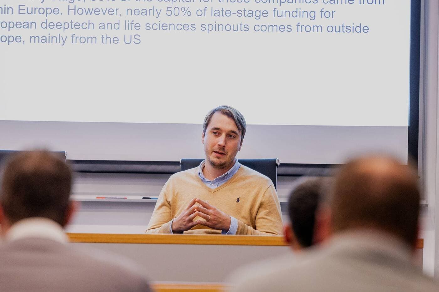 Quentin Lacointa presenting on European deep tech funding